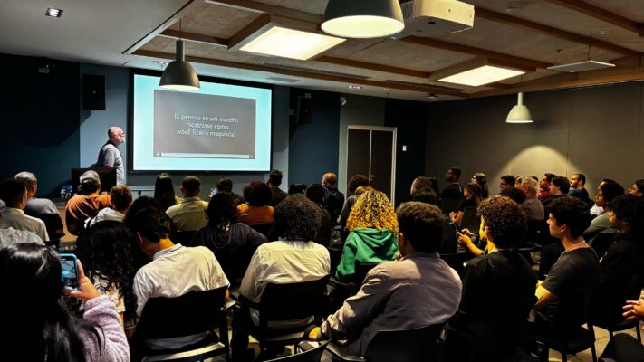 The Trust for the Americas oferece oportunidades de capacitação em IA por meio da AcademIA Brasil